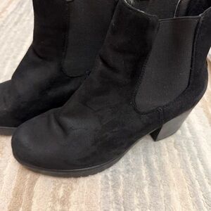 Dream Pairs Elegant Black Heeled Boots